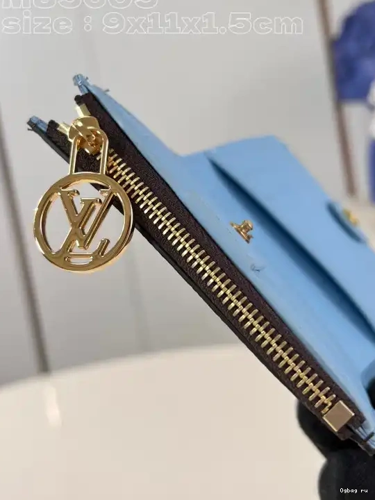 LOUIS Wallet Lisa 9*11.5*1.5CM - VUITTON 0608